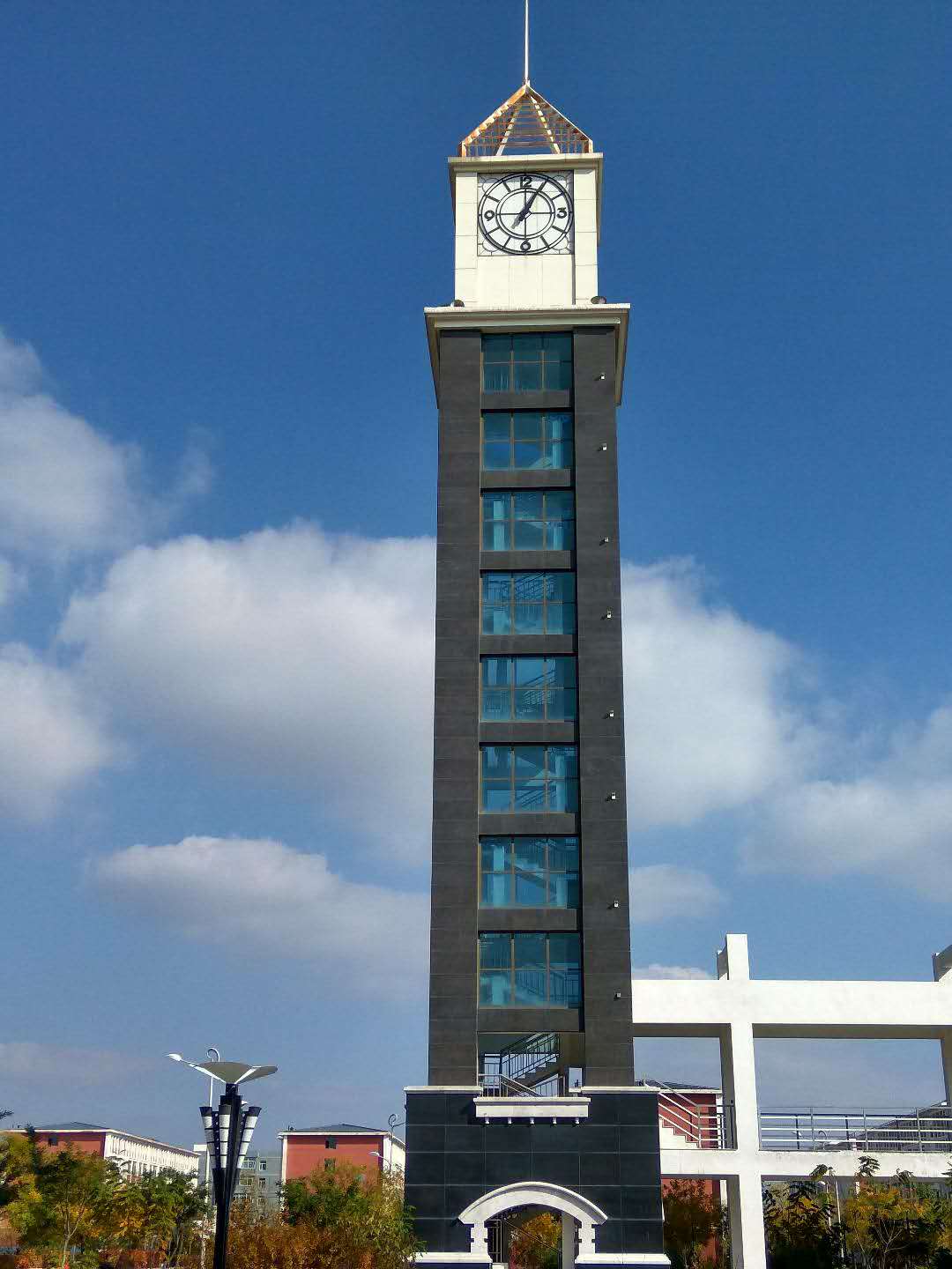 內蒙古電子信息學院